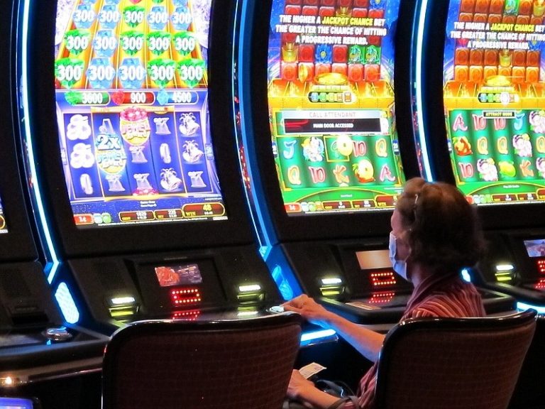 Earn Money inside the Casino With Slots & Blackjack!